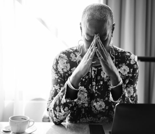 Stress Dikantor Tapi Takut Gemuk Jika Makan Coklat? Yuk Simak Makanan Penghilang Stress Pengganti Coklat Dijamin Sehat.