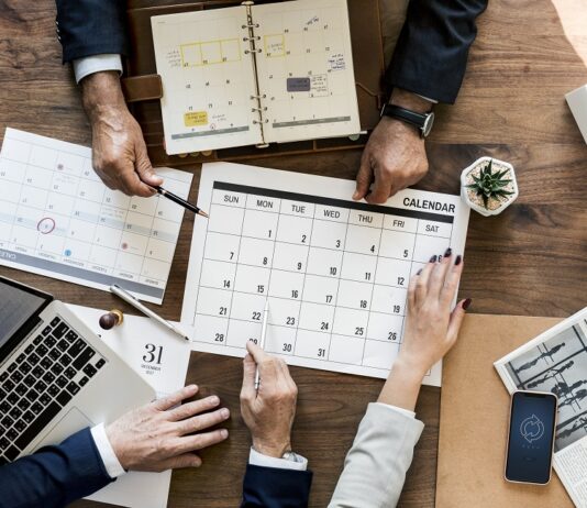 Bagaimana Cara Mengatur Shift Kerja Karyawan?