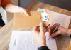 Memberikan surat peringatan kepada karyawan merupakan salah satu langkah krusial dalam pengelolaan sumber daya manusia di sebuah perusahaan