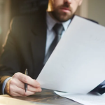 Izin Tidak Masuk Kerja Pemotongan Gaji: Aturan dan Kebijakan Perusahaan Pemotongan Gaji