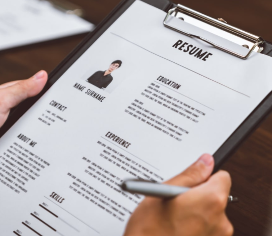 Perbedaan Resume dan CV Beserta Contohnya Untuk Fresh Graduate
