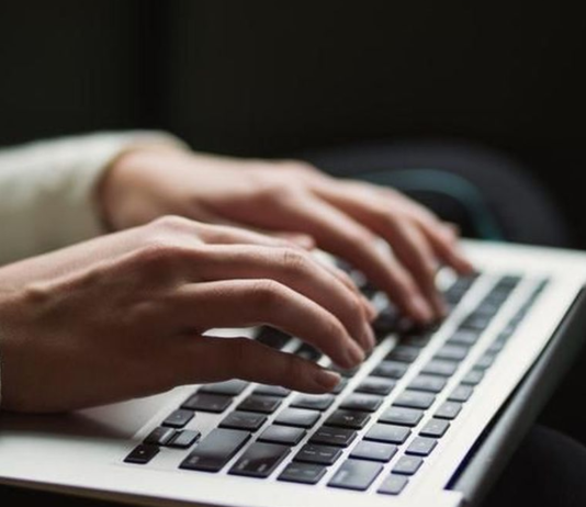 Makalah Absensi Berbasis Web untuk Solusi Digital Modern