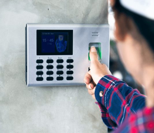 Cara Menggunakan Mesin Fingerprint Efektif untuk Absensi Harian
