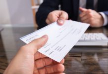 Slip Gaji Apakah Wajib Diberikan kepada Karyawan Menurut Aturan Hukum?