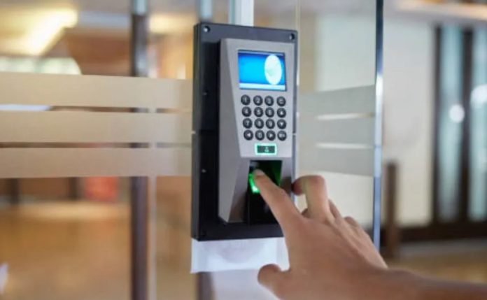 Cara Menggunakan Mesin Absensi Mudah untuk Pemula di Kantor