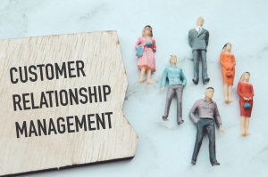 Customer Relationship Management (CRM) adalah system yang membantu pengelolaan sales dan penjualan
