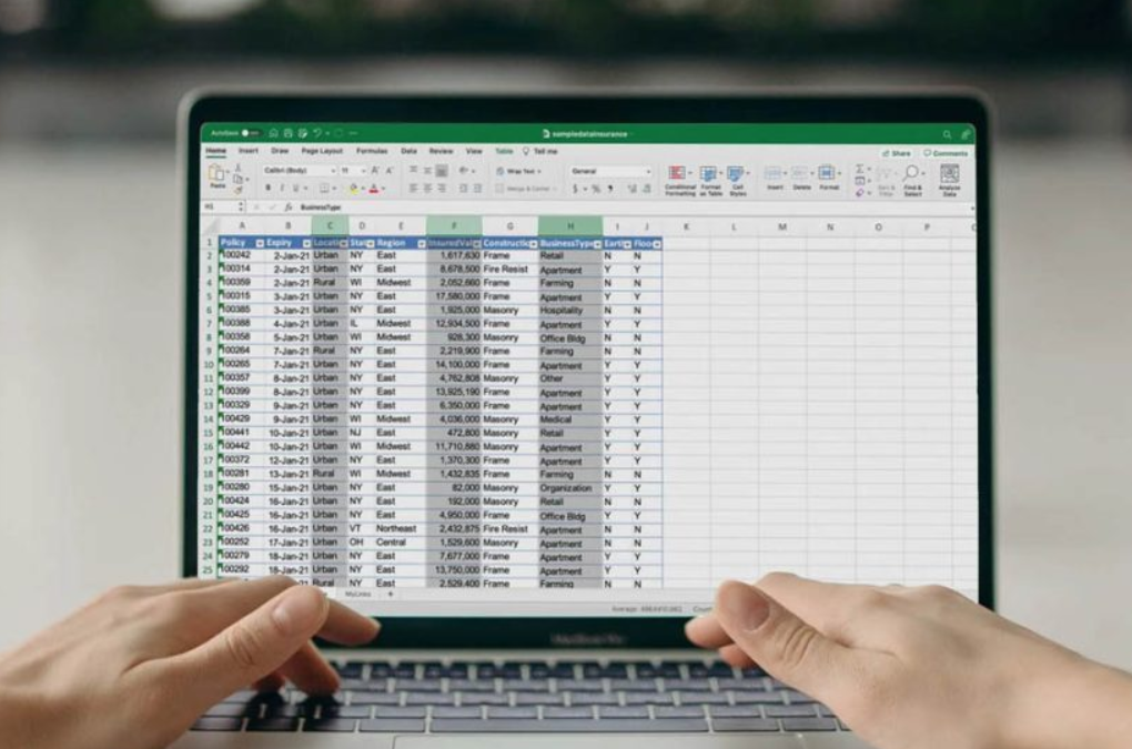 Bagaimana cara membuat absensi yang mudah dan cepat di Excel?